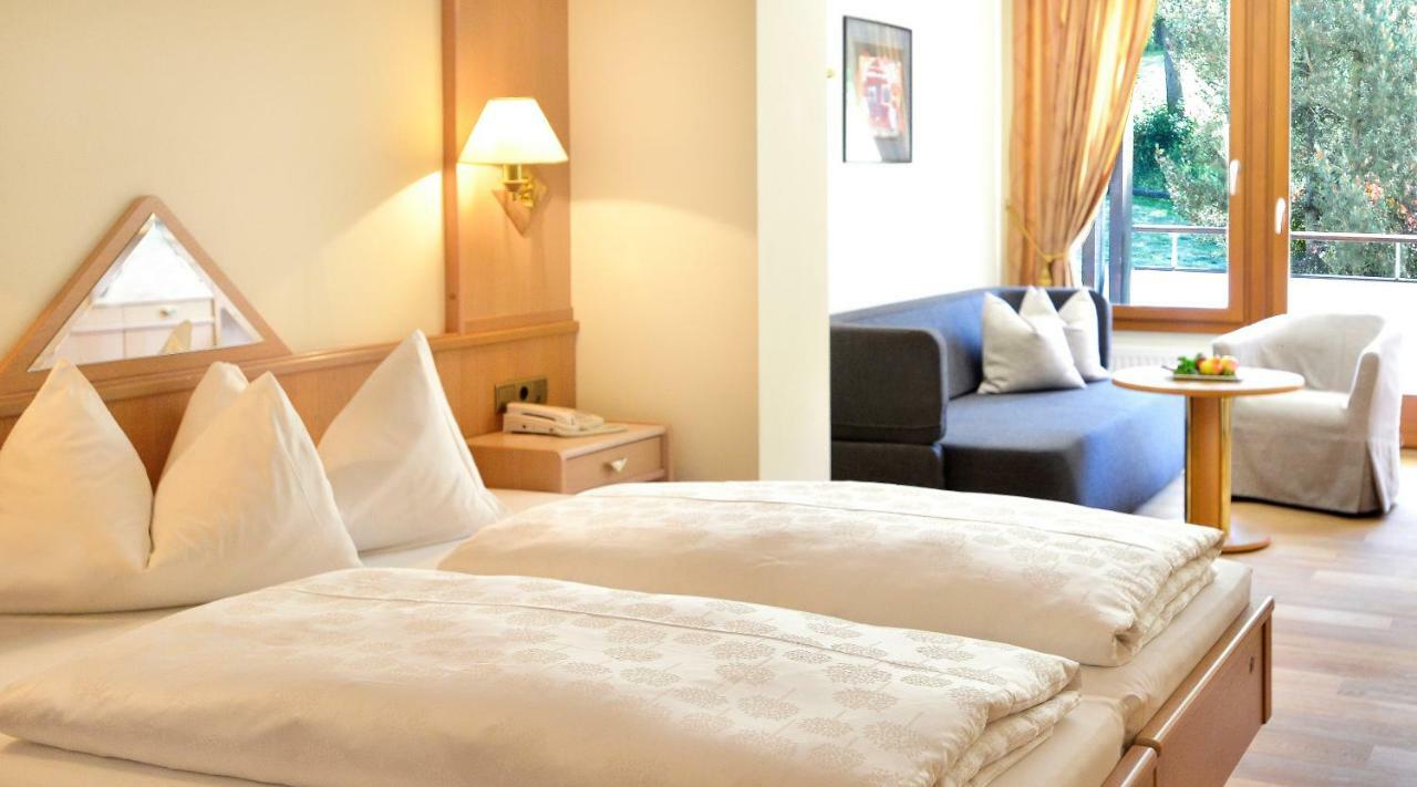 Royal Hotel Hinterhuber ริสโคเน ภายนอก รูปภาพ